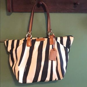 Dooney & Bourke purse